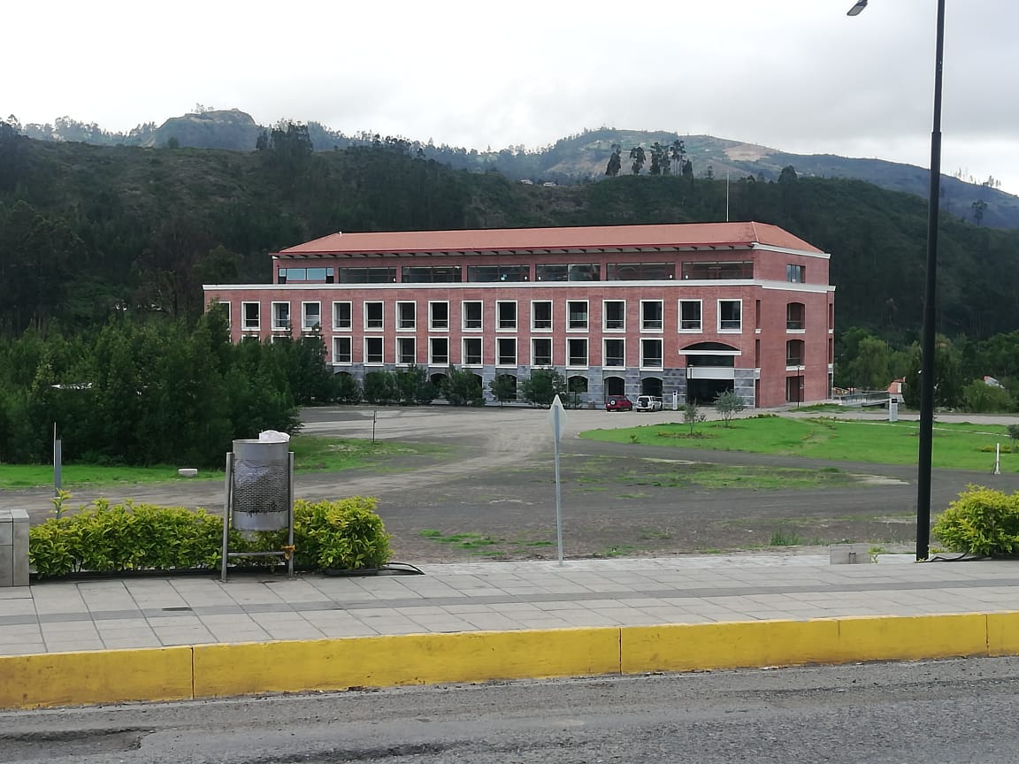 Universidad Nacional de Educación