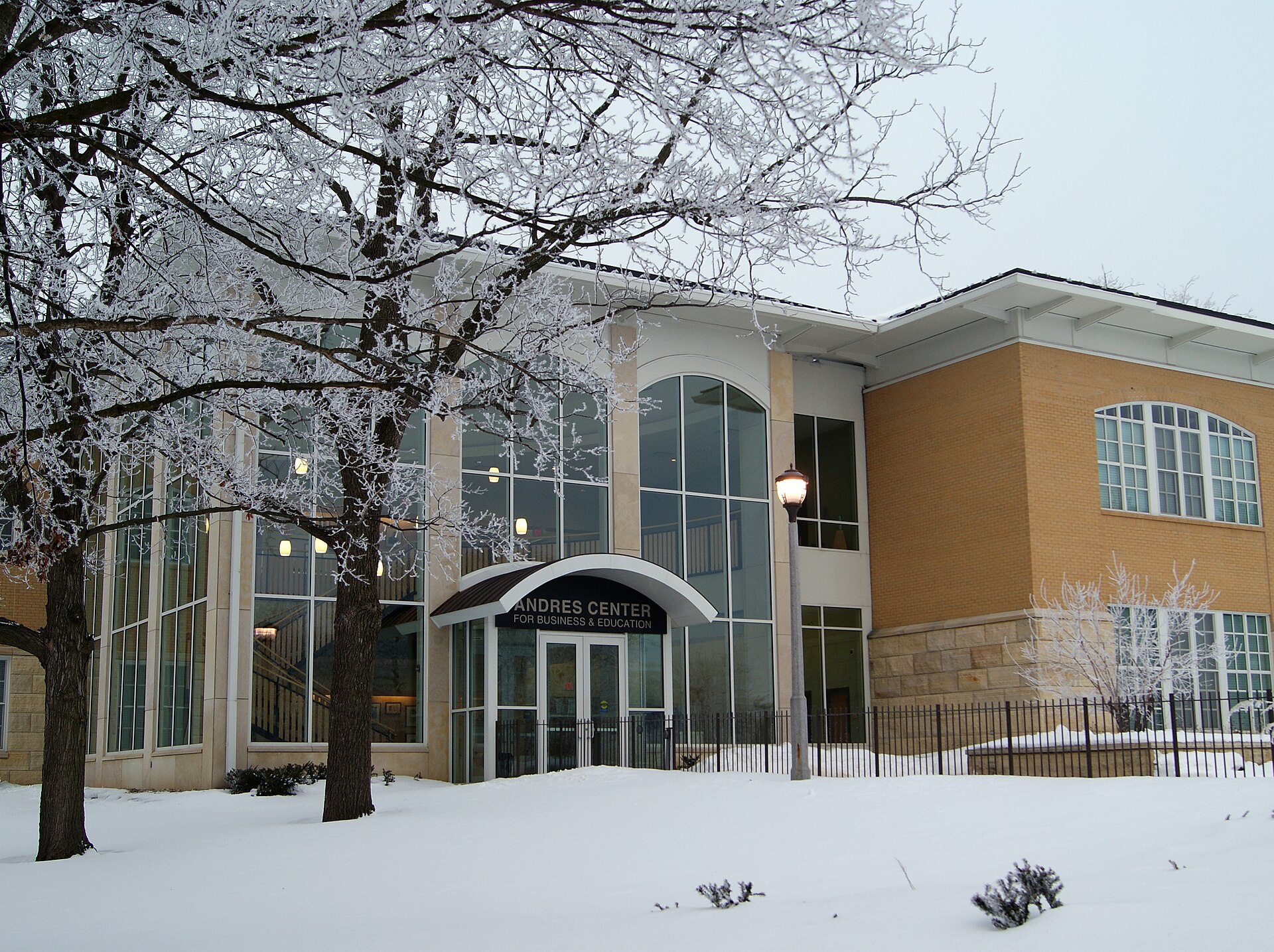Upper Iowa University