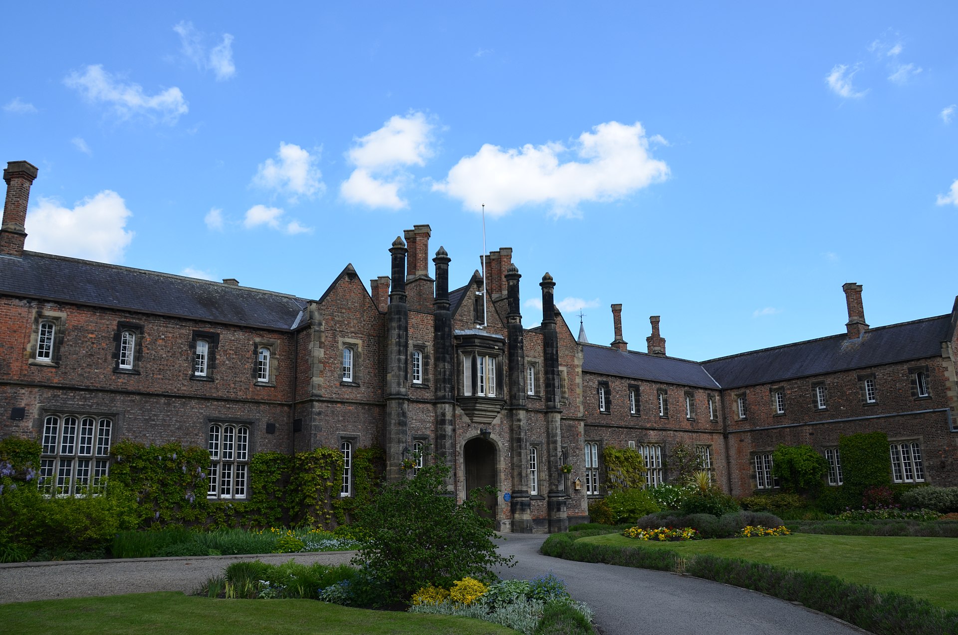 York St John University