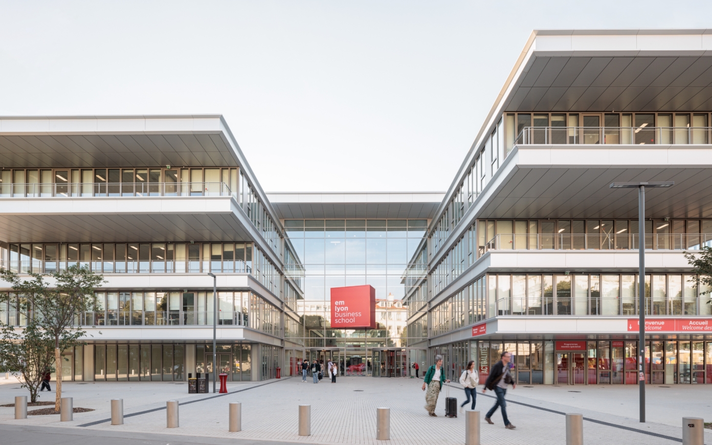 EMLYON Business School
