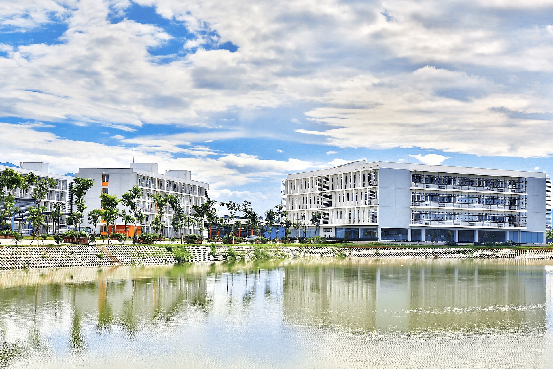 FPT University