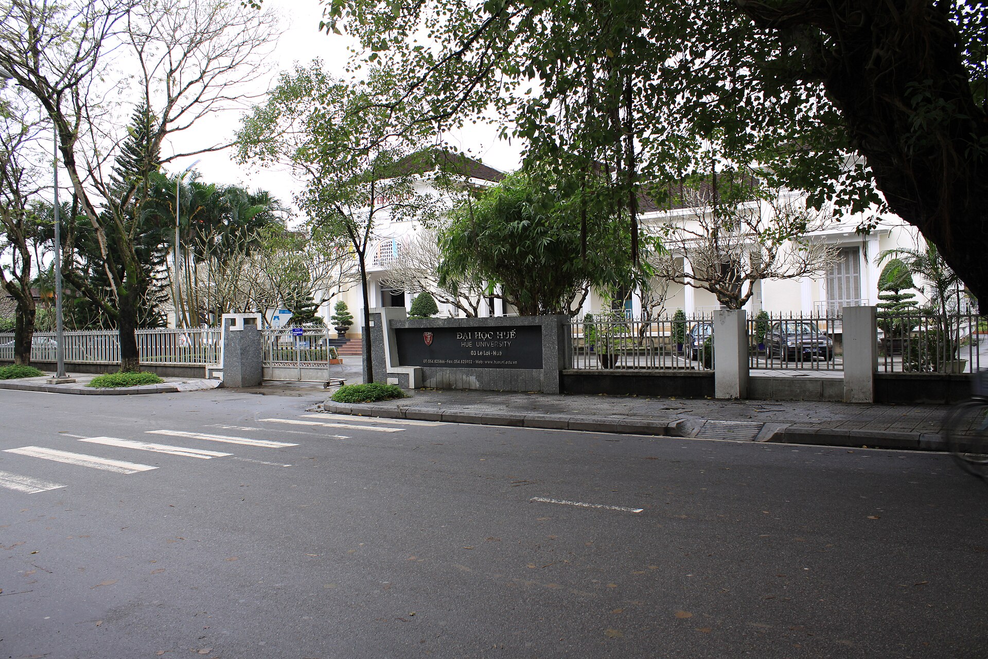 Hue University