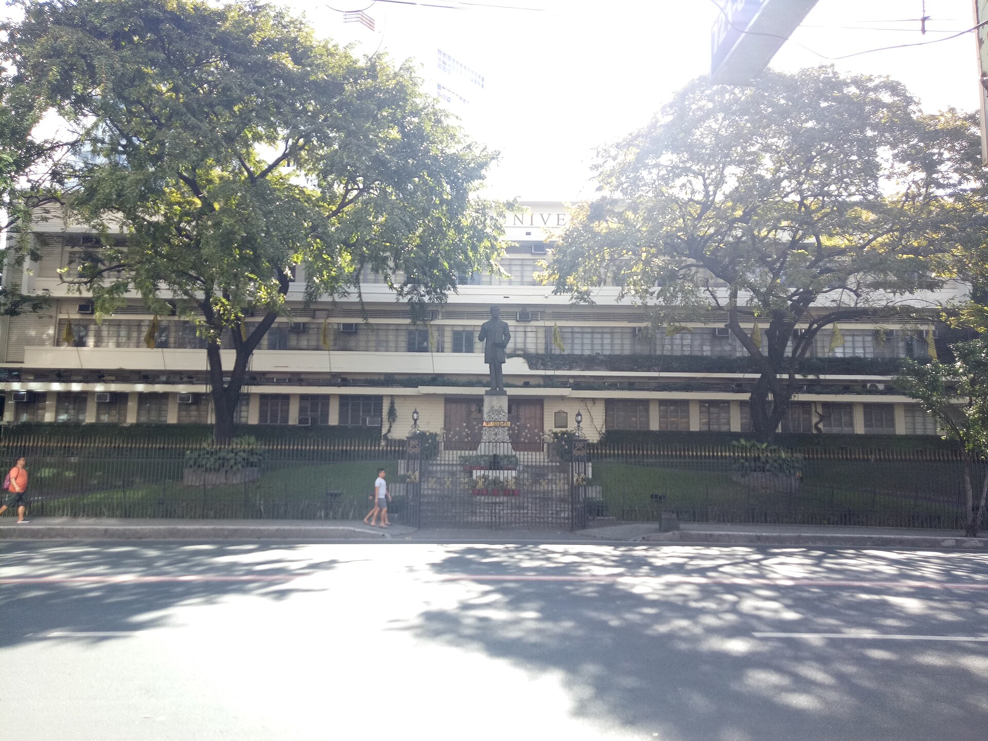 José Rizal University