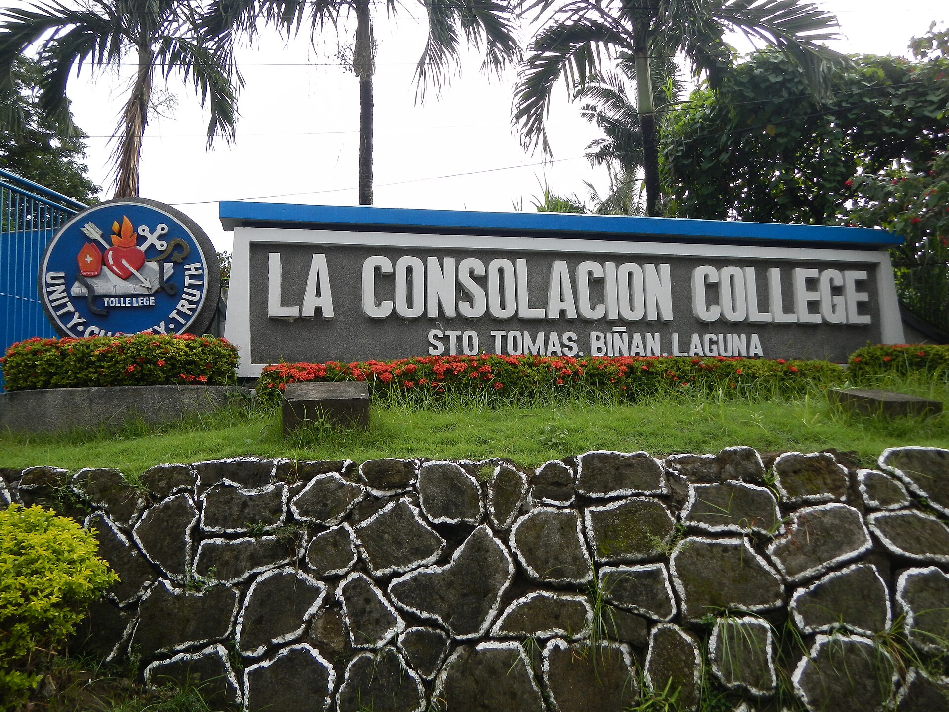 La Consolacion College