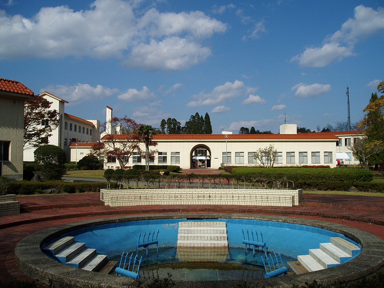 Saniku Gakuin College