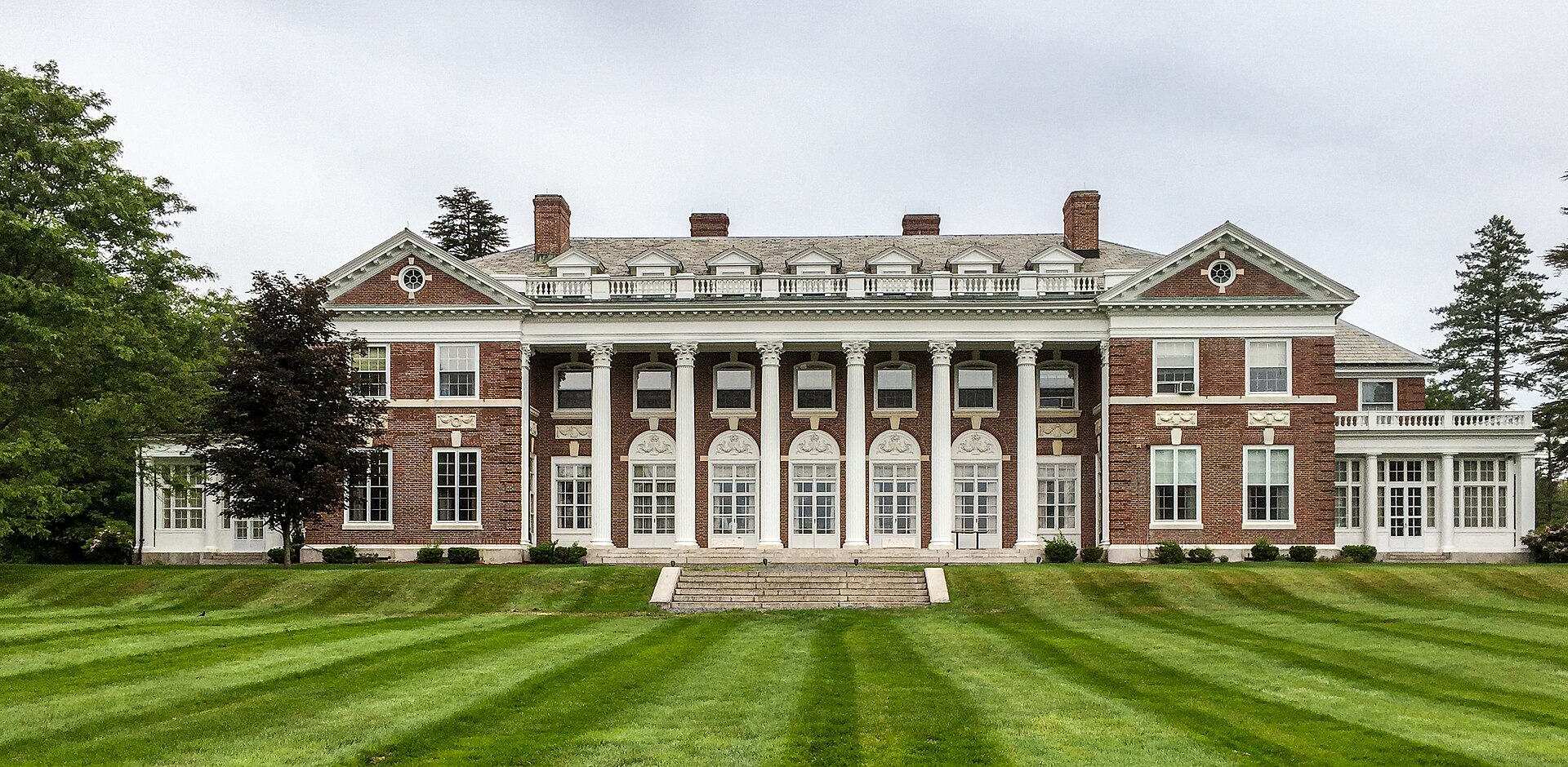 Stonehill College