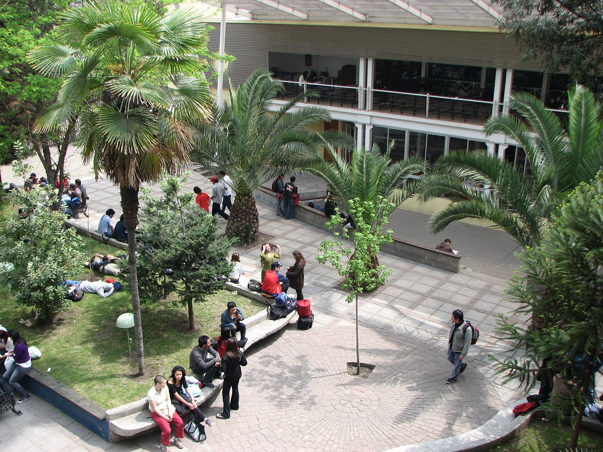 Universidad Católica Silva Henriquez